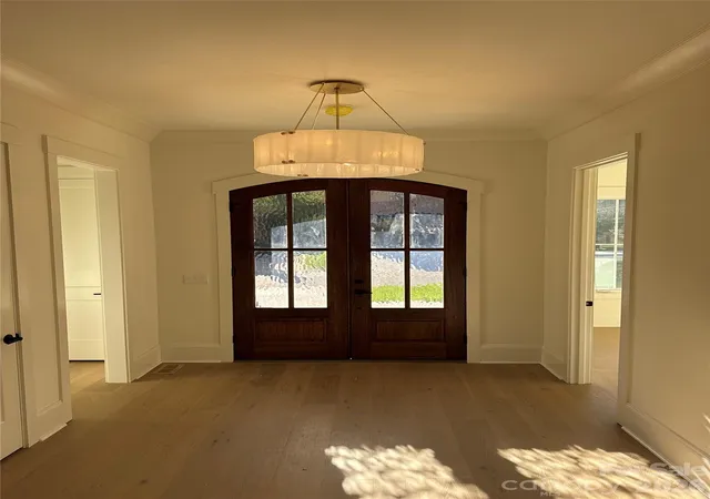 Photo 2 of Single family home for sale at 101 N Brackenbury Ln, Charlotte, NC 28270 | MLS# 4438175 | Listing updated on 2026-10-30