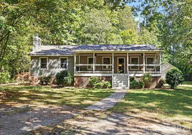 Photo 1 of Single family home for sale at 7605 Hedrick Cir, Huntersville, NC 28078 | MLS# 4438176 | Listing updated on 2026-10-29