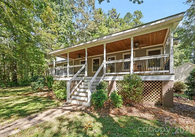 Photo 1 of Single family home for sale at 7605 Hedrick Cir, Huntersville, NC 28078 | MLS# 4438176 | Listing updated on 2026-10-29