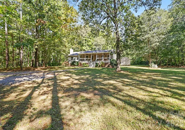 Photo 3 of Single family home for sale at 7605 Hedrick Cir, Huntersville, NC 28078 | MLS# 4438176 | Listing updated on 2026-10-29