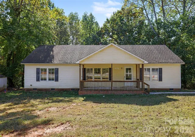 Photo 4 of Single family home for sale at 216 Reese Wilson Rd, Belmont, NC 28012 | MLS# 4438180 | Listing updated on 2026-10-29