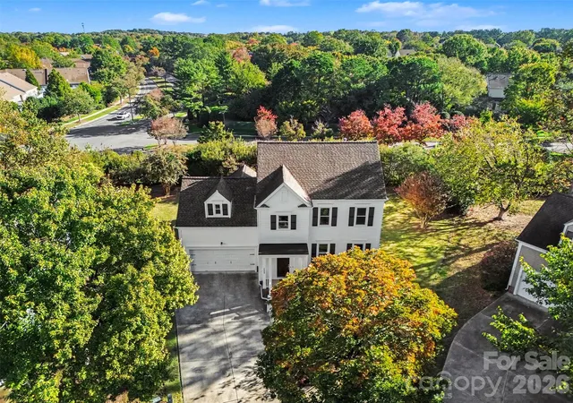 Photo 4 of Single family home for sale at 7943 Elphin Ct, Charlotte, NC 28270 | MLS# 4438182 | Listing updated on 2026-10-30