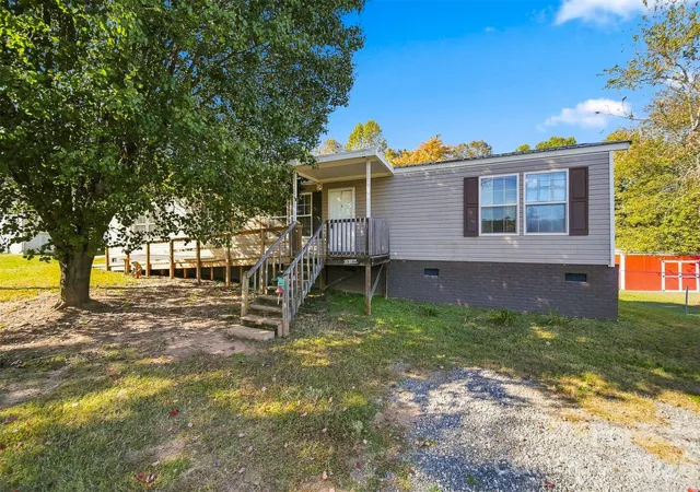 Photo 1 of Single family home for sale at 191 Mountain View Dr, Taylorsville, NC 28681 | MLS# 4438190 | Listing updated on 2026-10-29