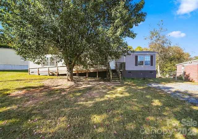 Photo 3 of Single family home for sale at 191 Mountain View Dr, Taylorsville, NC 28681 | MLS# 4438190 | Listing updated on 2026-10-29