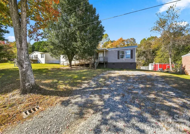 Photo 3 of Single family home for sale at 191 Mountain View Dr, Taylorsville, NC 28681 | MLS# 4438190 | Listing updated on 2026-10-29
