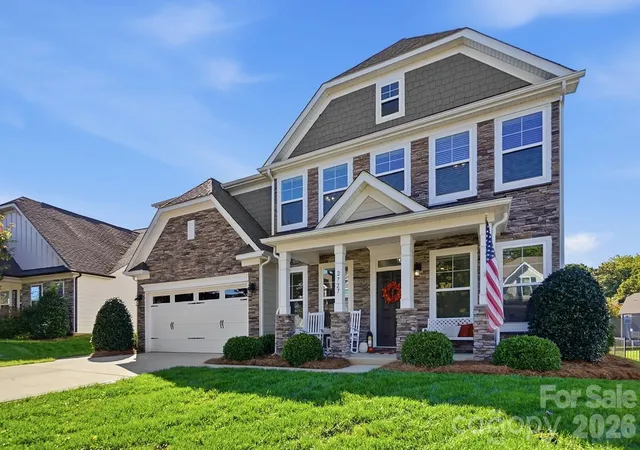 Photo 1 of Single family home for sale at 2727 Forest Path Way, Gastonia, NC 28054 | MLS# 4438194 | Listing updated on 2026-10-30