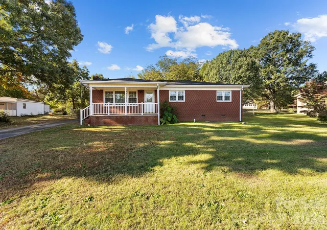 Photo 1 of Single family home for sale at 188 Ferry Rd, Forest City, NC 28043 | MLS# 4438203 | Listing updated on 2026-10-28