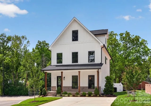 Photo 1 of Single family home for sale at 411 Brevard St, Waxhaw, NC 28173 | MLS# 4438210 | Listing updated on 2026-10-27
