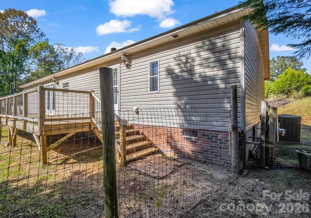 Photo 2 of Single family home for sale at 670 Will Green Rd, Tryon, NC 28782 | MLS# 4438211 | Listing updated on 2026-10-29