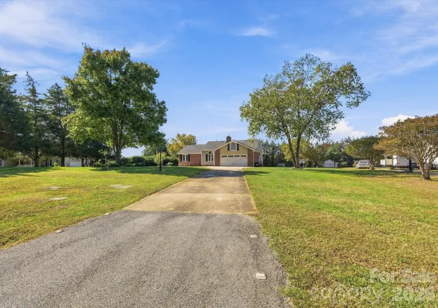 Photo 3 of Single family home for sale at 106 Sterling Dr, York, SC 29745 | MLS# 4438213 | Listing updated on 2026-10-29