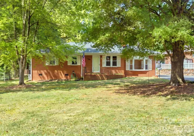 Photo 1 of Single family home for sale at 1115 Woodhaven Dr, Mount Holly, NC 28120 | MLS# 4438228 | Listing updated on 2026-10-28