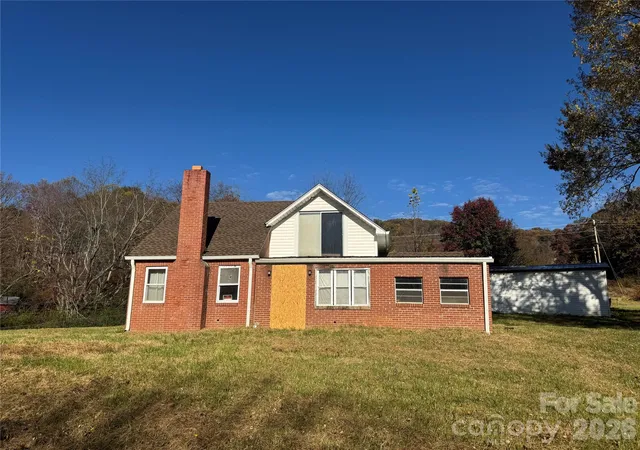 Photo 3 of Single family home for sale at 102 Ransom Rd, Clyde, NC 28721 | MLS# 4438230 | Listing updated on 2026-10-30