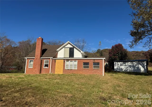 Photo 4 of Single family home for sale at 102 Ransom Rd, Clyde, NC 28721 | MLS# 4438230 | Listing updated on 2026-10-30