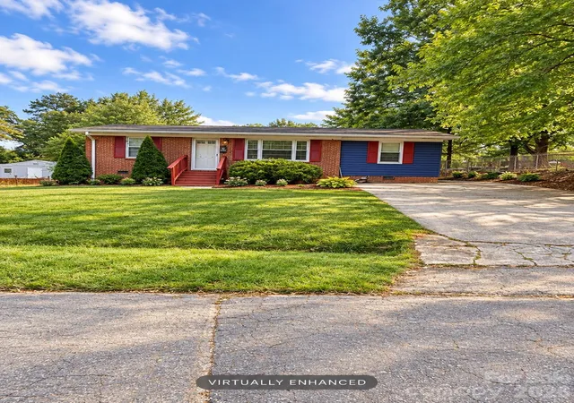 Photo 2 of Single family home for sale at 907 Marion St, Lancaster, SC 29720 | MLS# 4438241 | Listing updated on 2026-10-28