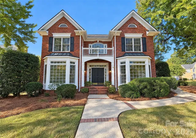 Photo 1 of Single family home for sale at 4804 Poplar Grv Dr, Charlotte, NC 28269 | MLS# 4438249 | Listing updated on 2026-10-27