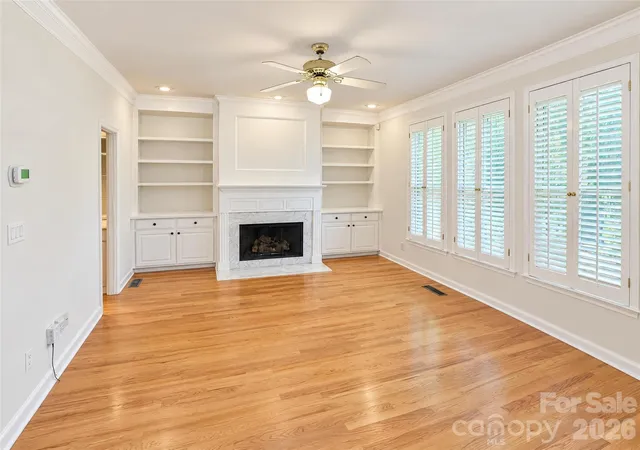 Photo 3 of Single family home for sale at 4804 Poplar Grv Dr, Charlotte, NC 28269 | MLS# 4438249 | Listing updated on 2026-10-27