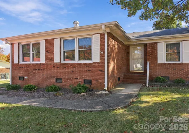 Photo 3 of Single family home for sale at 610 Lancer Ct NW, Concord, NC 28027 | MLS# 4438290 | Listing updated on 2026-10-29