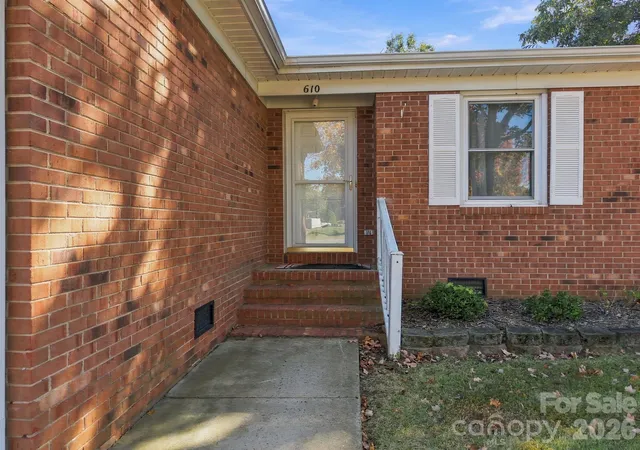 Photo 4 of Single family home for sale at 610 Lancer Ct NW, Concord, NC 28027 | MLS# 4438290 | Listing updated on 2026-10-29