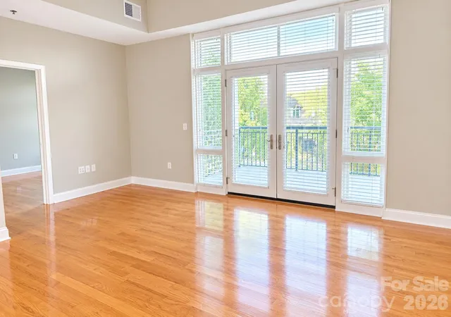Listing Photo 1 - Condo for sale in building located at 720 Governor Morrison St, Charlotte, NC 28211 - Unit #209