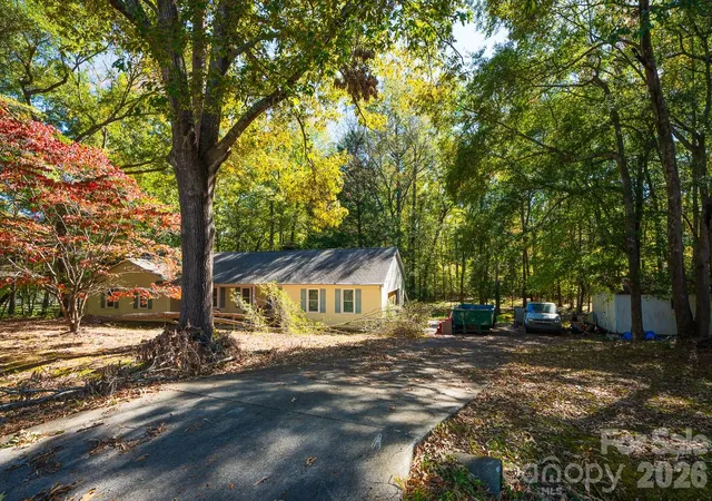 Photo 2 of Single family home for sale at 9293 Horseshoe Cir, Fort Mill, SC 29707 | MLS# 4438315 | Listing updated on 2026-10-28