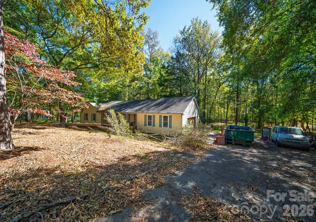 Photo 4 of Single family home for sale at 9293 Horseshoe Cir, Fort Mill, SC 29707 | MLS# 4438315 | Listing updated on 2026-10-28