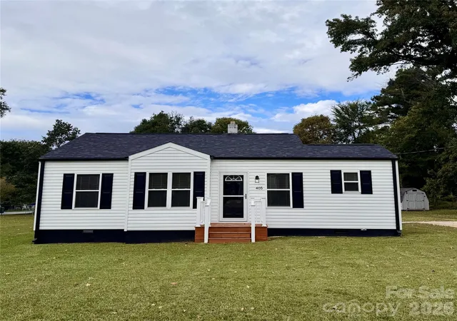 Photo 1 of Single family home for sale at 405 E Lyerly St, Granite Quarry, NC 28072 | MLS# 4438327 | Listing updated on 2026-10-29