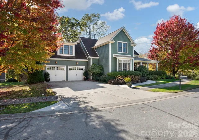 Photo 2 of Single family home for sale at 133 Lakeway Dr, Mills River, NC 28759 | MLS# 4438356 | Listing updated on 2026-10-29