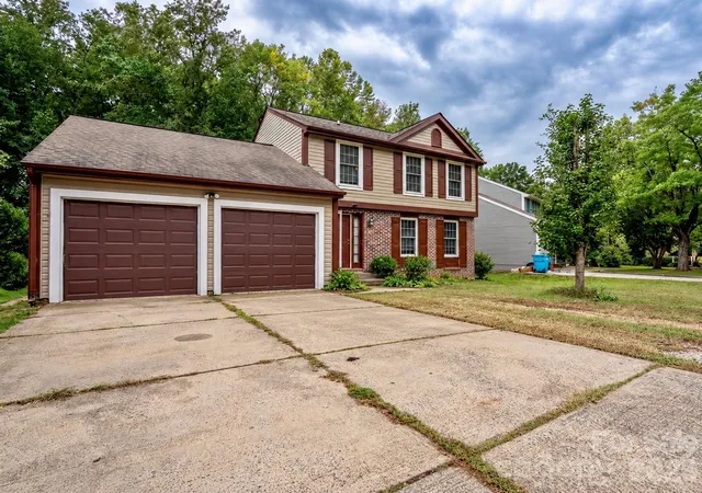 Single family home for sale at 8400 Mayerling Dr, Charlotte, NC 28227 | MLS# 4438386