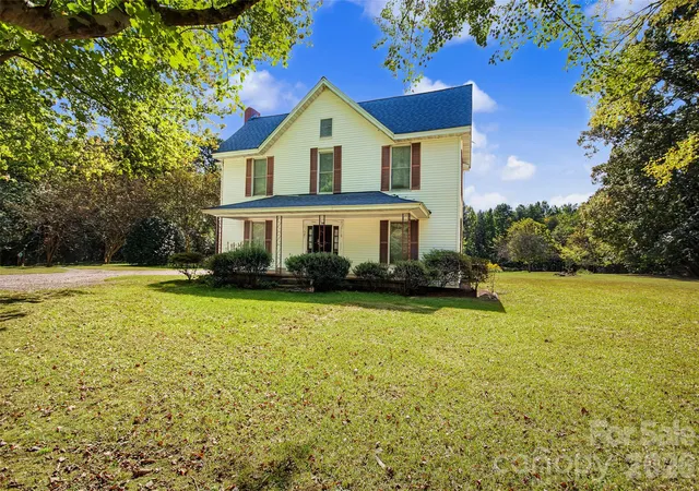 Photo 1 of Single family home for sale at 211 Hill Hvn Rd, Statesville, NC 28677 | MLS# 4438397 | Listing updated on 2026-10-29