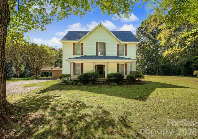 Photo 2 of Single family home for sale at 211 Hill Hvn Rd, Statesville, NC 28677 | MLS# 4438397 | Listing updated on 2026-10-29