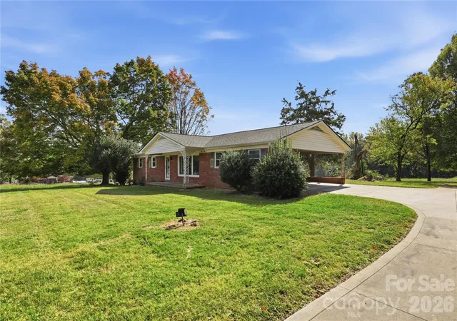 Photo 3 of Single family home for sale at 708 Mocksville Hwy, Statesville, NC 28625 | MLS# 4438403 | Listing updated on 2026-10-30