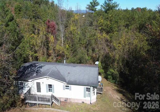 Photo 3 of Single family home for sale at 31 White Cedar Dr, Weaverville, NC 28787 | MLS# 4438413 | Listing updated on 2026-10-28