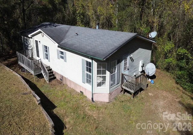 Photo 4 of Single family home for sale at 31 White Cedar Dr, Weaverville, NC 28787 | MLS# 4438413 | Listing updated on 2026-10-28