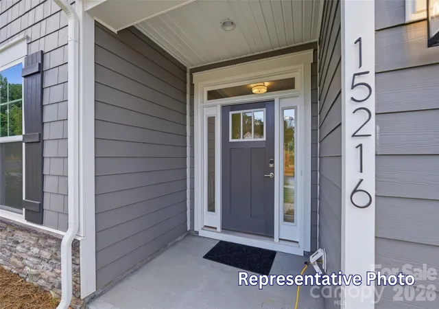 Photo 3 of Single family home for sale at 13802 Yadkin River Dr, Huntersville, NC 28078 | MLS# 4438430 | Listing updated on 2026-10-30