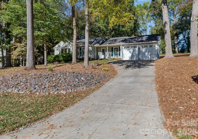 Photo 1 of Single family home for sale at 520 S Forest Ln, Belmont, NC 28012 | MLS# 4438453 | Listing updated on 2026-10-29