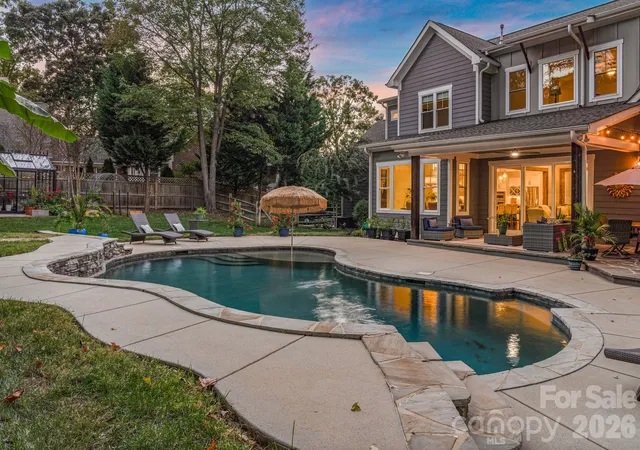 Photo 3 of Single family home for sale at 13908 Island Dr, Huntersville, NC 28078 | MLS# 4438506 | Listing updated on 2026-10-29