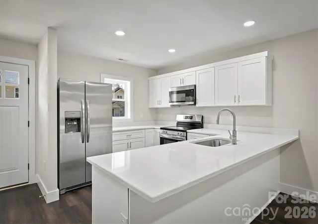 Photo 2 of Townhouse for sale at 192 Beacon Ave, Morganton, NC 28655 | MLS# 4438513 | Listing updated on 2026-10-29
