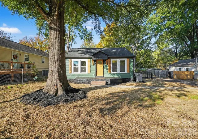 Photo 1 of Single family home for sale at 2806 Royal Ave, Kannapolis, NC 28083 | MLS# 4438515 | Listing updated on 2026-10-29