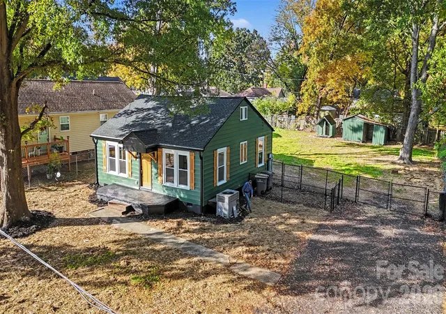 Photo 4 of Single family home for sale at 2806 Royal Ave, Kannapolis, NC 28083 | MLS# 4438515 | Listing updated on 2026-10-29