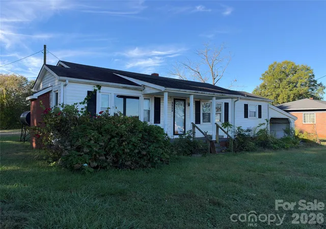 Photo 1 of Single family home for sale at 3653 Taylorsville Hwy, Statesville, NC 28625 | MLS# 4438521 | Listing updated on 2026-10-28