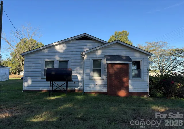 Photo 1 of Single family home for sale at 3653 Taylorsville Hwy, Statesville, NC 28625 | MLS# 4438521 | Listing updated on 2026-10-28