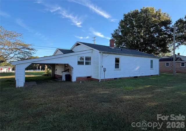 Photo 3 of Single family home for sale at 3653 Taylorsville Hwy, Statesville, NC 28625 | MLS# 4438521 | Listing updated on 2026-10-28