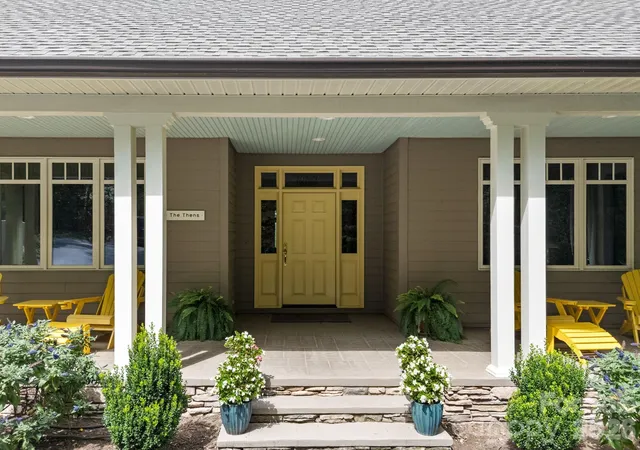 Photo 3 of Sale Pending at 231 Mockingbird Hl Rd, Landrum, SC 29356 | MLS# 4438526 | Listing updated on 2026-10-28