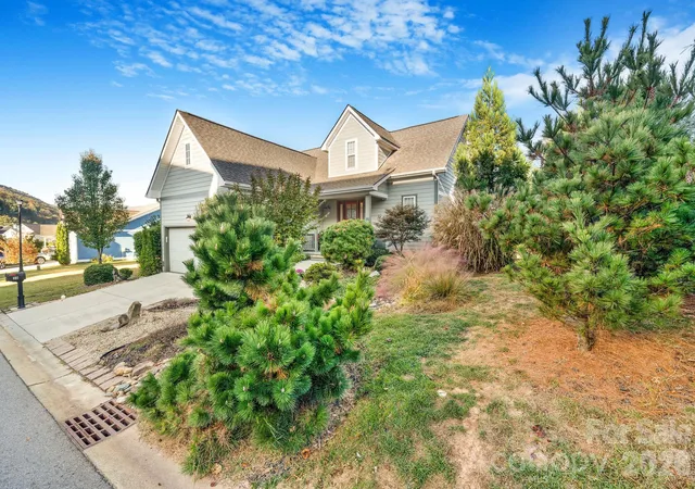 Photo 2 of Single family home for sale at 50 Rose Crk Rd, Leicester, NC 28748 | MLS# 4438528 | Listing updated on 2026-10-29