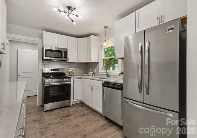 Photo 4 of Single family home for sale at 1801 Dallas Ave, Charlotte, NC 28205 | MLS# 4438529 | Listing updated on 2026-10-29