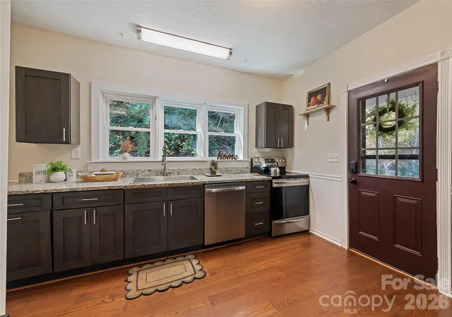 Photo 4 of Single family home for sale at 1955 Mockingbird Ln, Sylva, NC 28779 | MLS# 4438540 | Listing updated on 2026-10-28