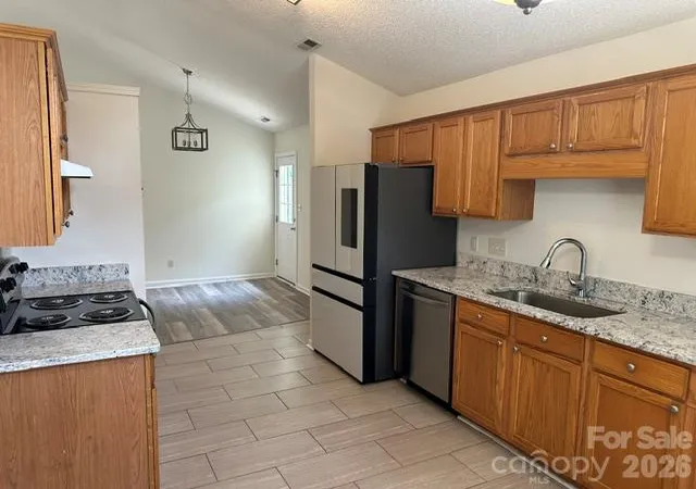 Photo 4 of Single family home for sale at 9022 Brad Ct, Matthews, NC 28104 | MLS# 4438550 | Listing updated on 2026-10-28