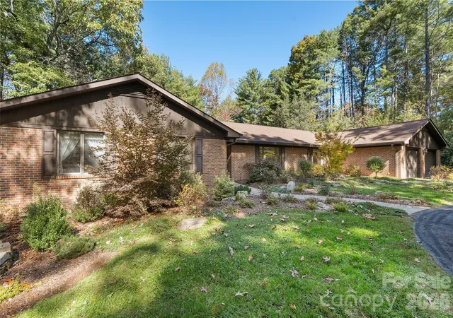 Photo 1 of Single family home for sale at 2505 Little River Rd, Hendersonville, NC 28739 | MLS# 4438589 | Listing updated on 2026-10-31
