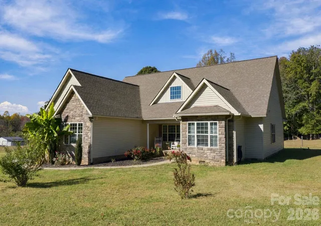 Photo 1 of Single family home for sale at 1824 Island Frd Rd, Statesville, NC 28625 | MLS# 4438607 | Listing updated on 2026-10-30