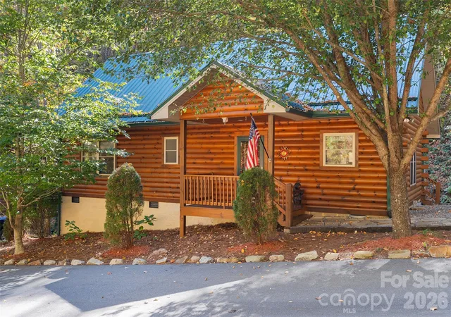 Photo 1 of Single family home for sale at 77 Trapper Ln, Waynesville, NC 28785 | MLS# 4438621 | Listing updated on 2026-10-28